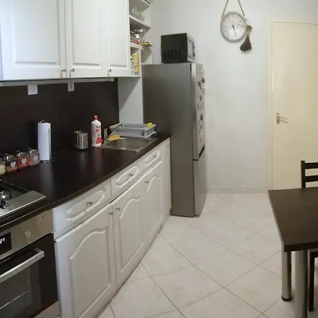 Leda Apartman